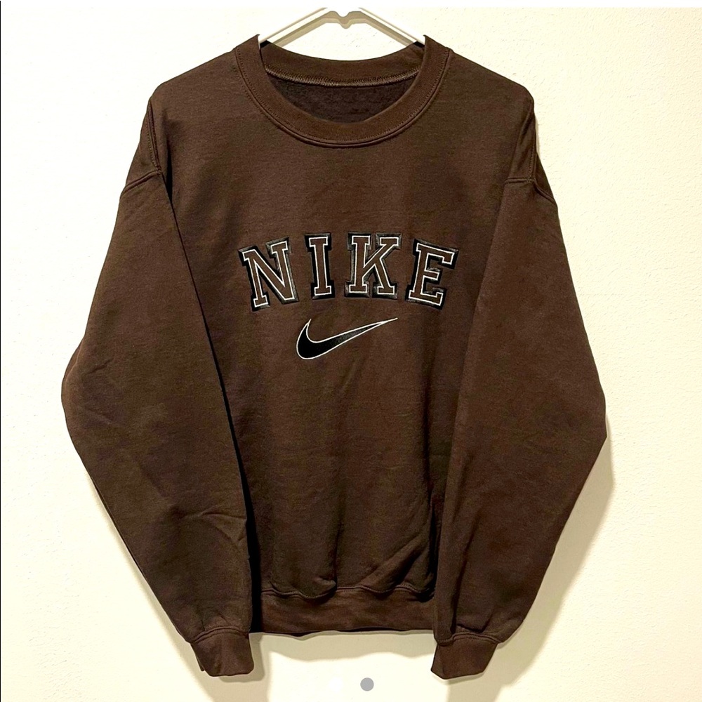 custom vintage nike crewneck🤎